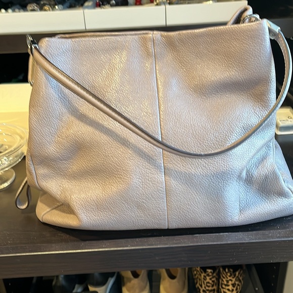 Coach leather purse mauve taupe in Colour. Great condition minor signs of wear - Picture 2 of 7